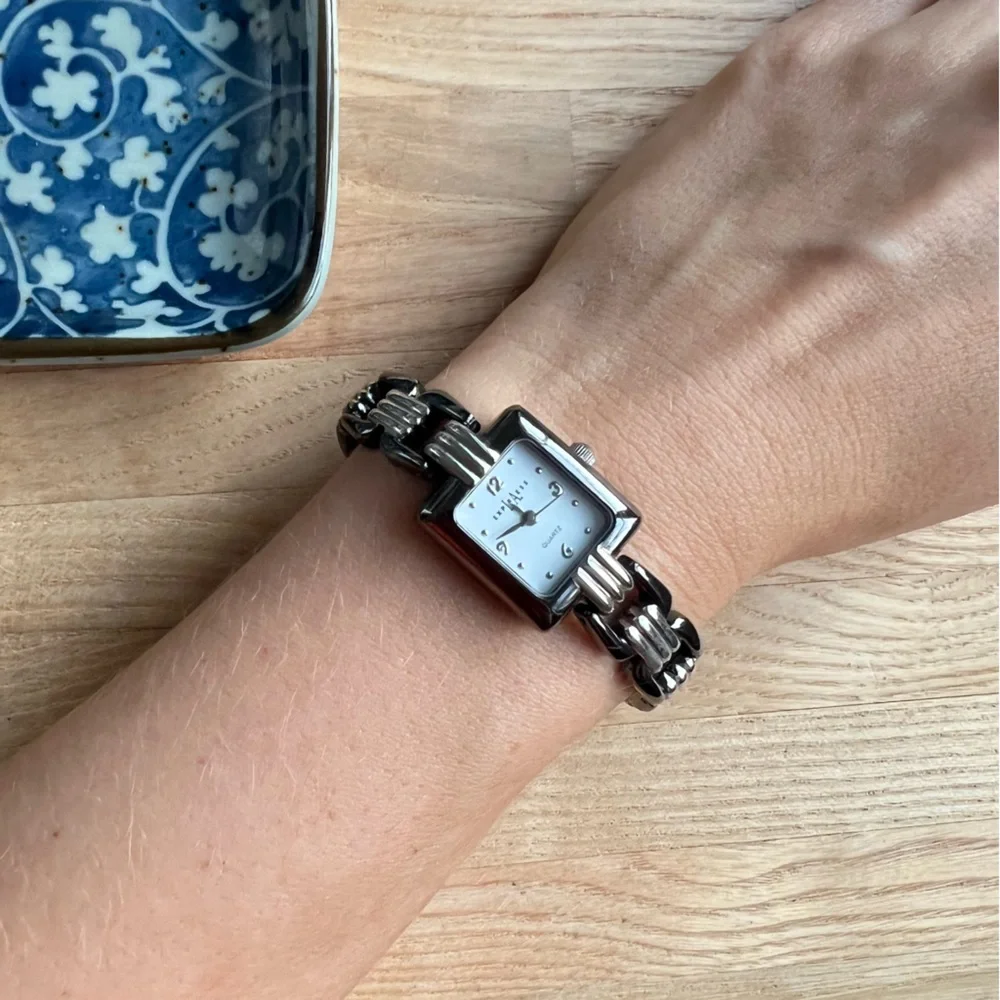 La express ladies square silver tone fashion watch NEW BATTERY